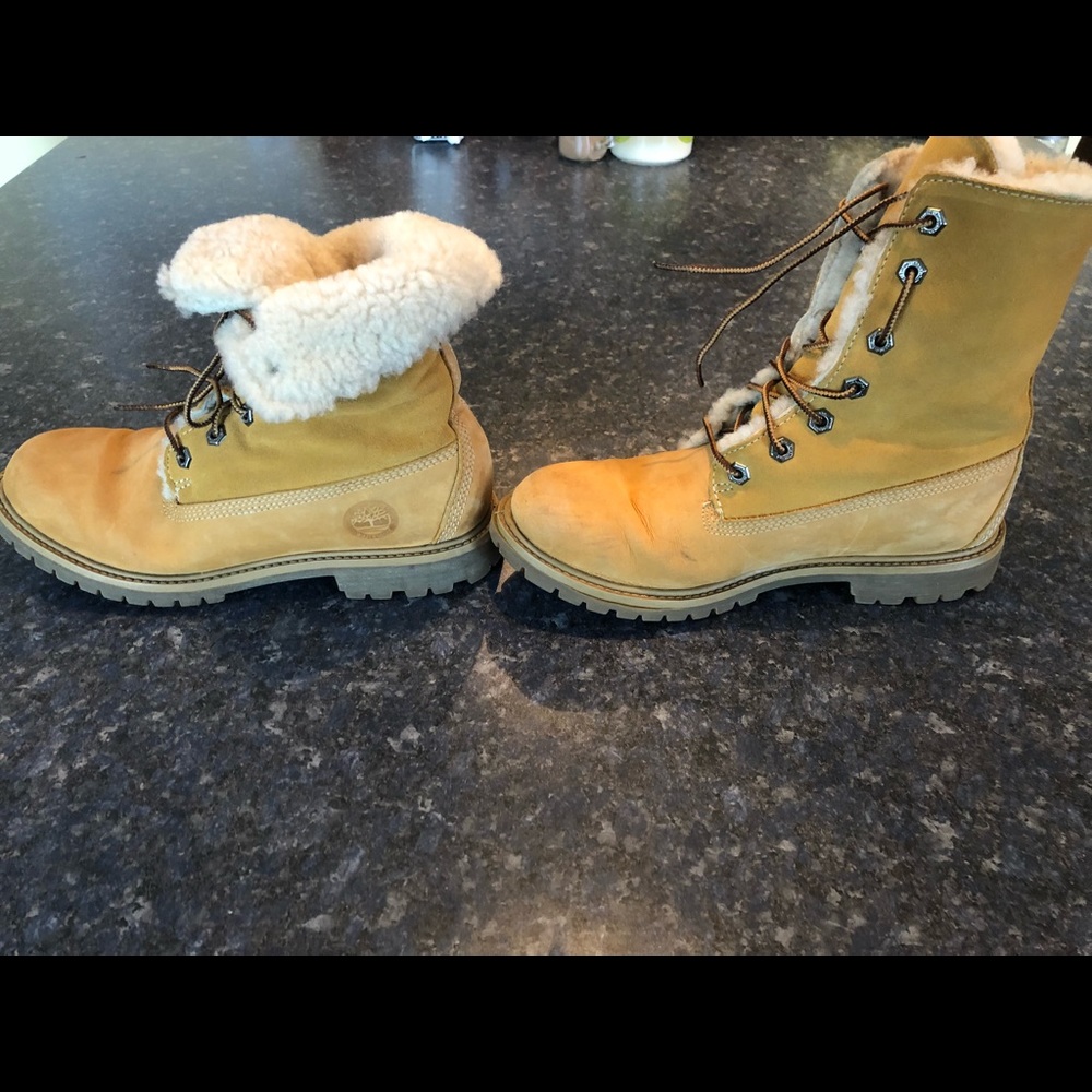 Women’s fur lined Timberland Boots size 8